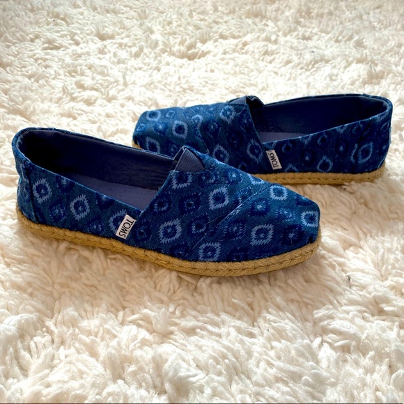 Tom’s Blue Washed Denim Flats - Picture 3 of 5
